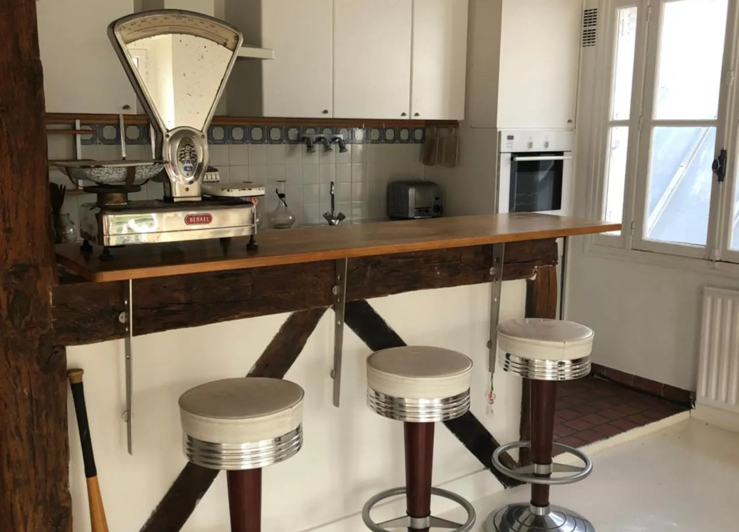 8 Place Du Tertre Paris Apartment